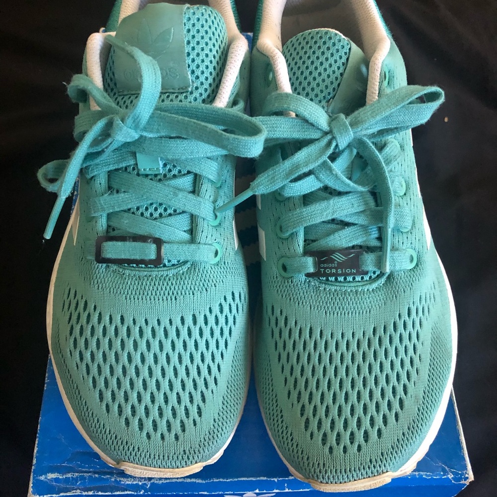 Men’s size 9 adidas ZX Flux Teal Color worn